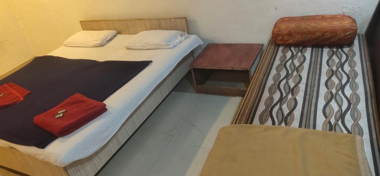 Hotel Hilltone- Matheran Esterno foto