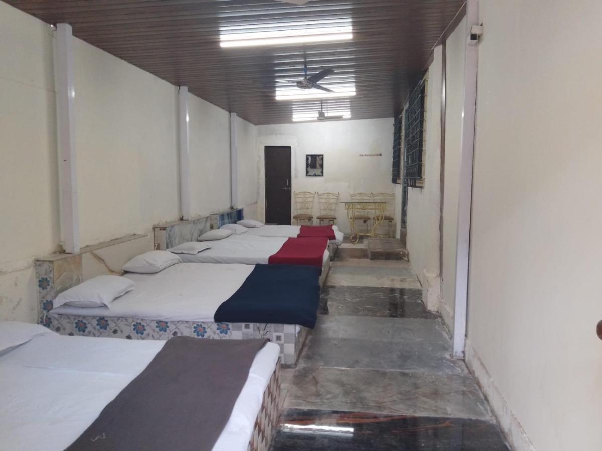 Hotel Hilltone- Matheran Esterno foto