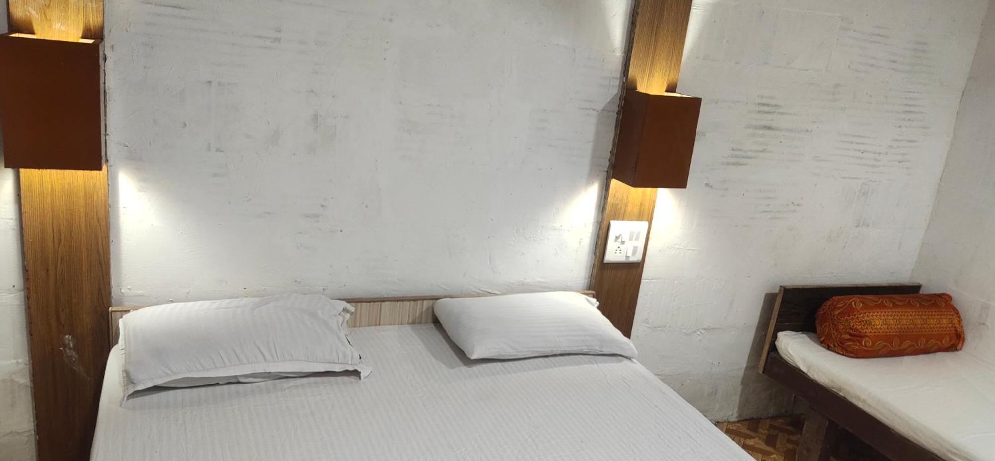 Hotel Hilltone- Matheran Esterno foto