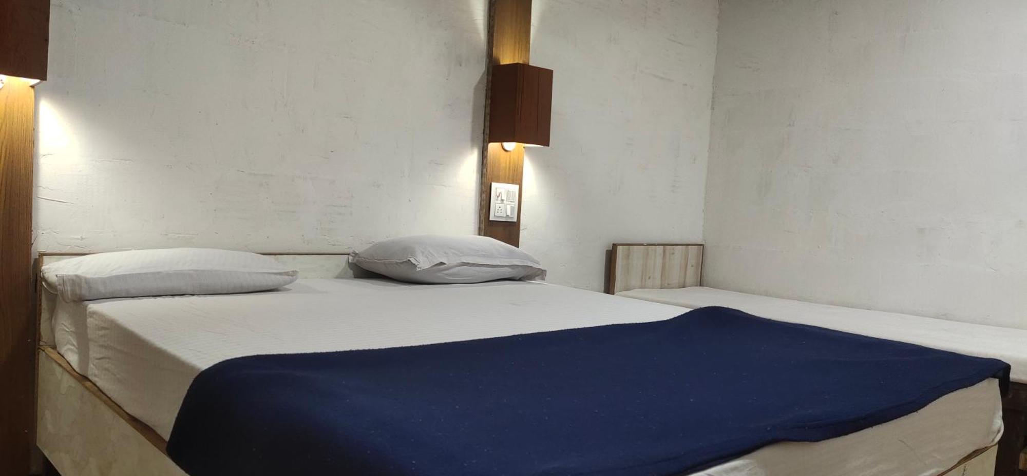 Hotel Hilltone- Matheran Esterno foto