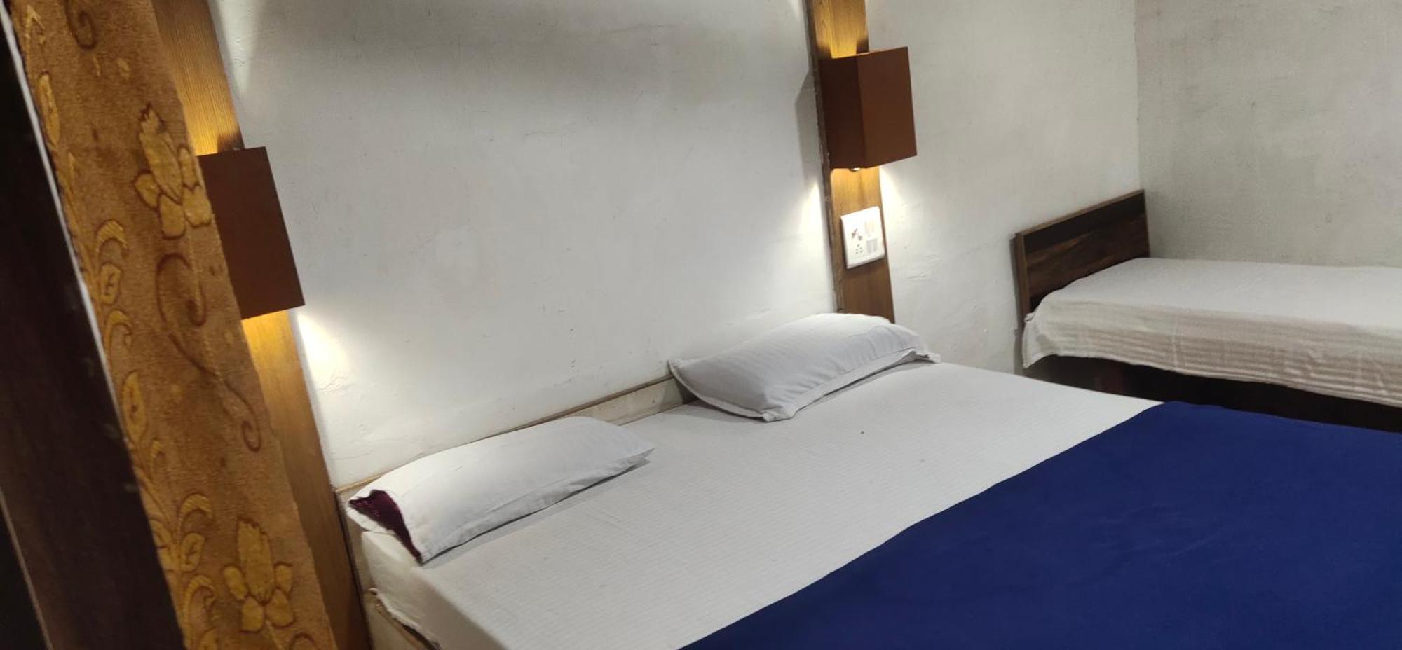 Hotel Hilltone- Matheran Esterno foto