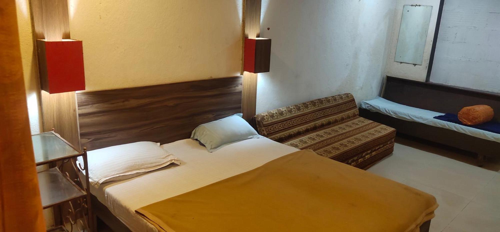 Hotel Hilltone- Matheran Esterno foto