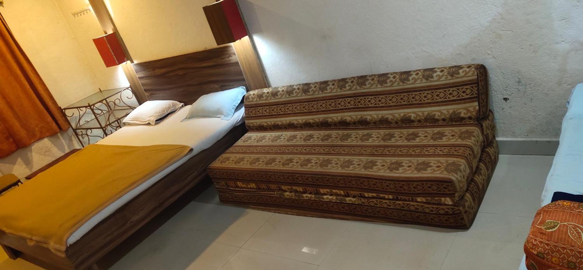 Hotel Hilltone- Matheran Esterno foto