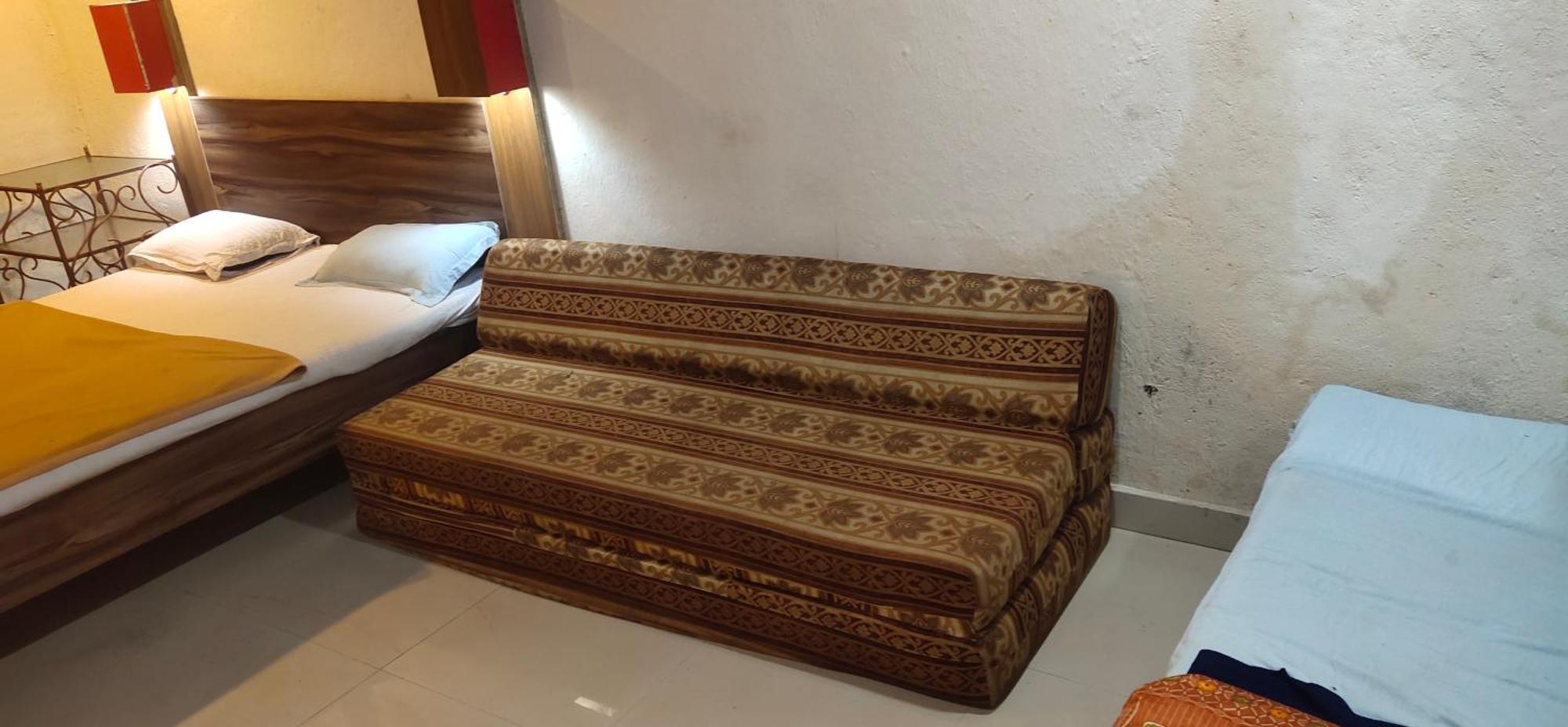 Hotel Hilltone- Matheran Esterno foto